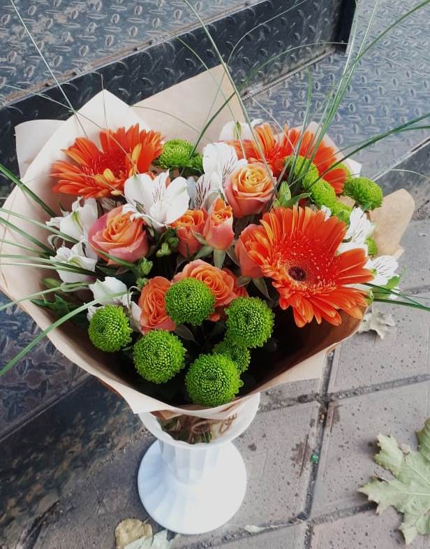 Букет цветов из: Герберы, Хризантемы, Альстромерии и Розы в Таежный