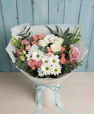 Букет цветов из:  Розы, Лизиантусы и Хризантемы в Таежный