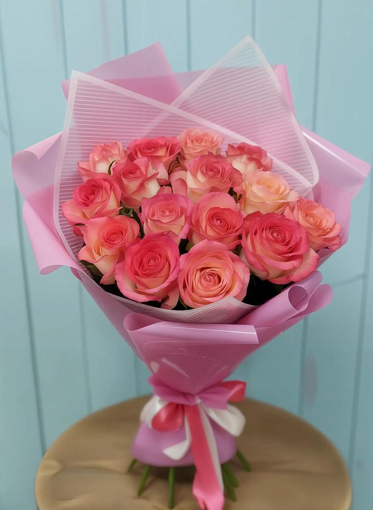 Букет 15 Розовых роз Равель в Таежный