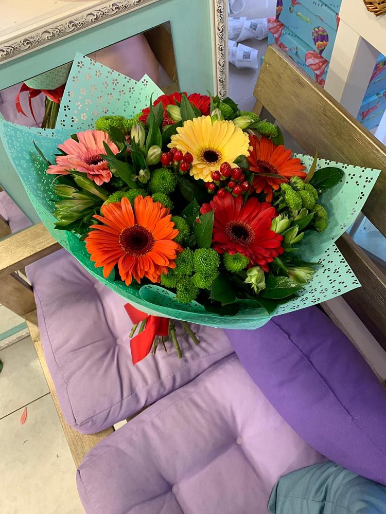 Букет цветов из: Герберы, Хризантемы и Альстромерии в Таежный