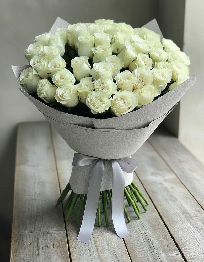 Букет 35 Белых роз в Таежный