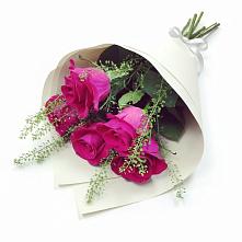 Букет цветов из:  Розы в Таежный