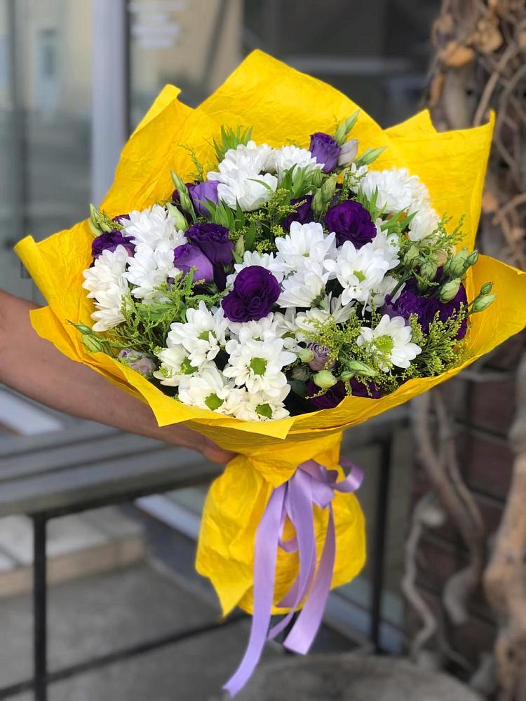 Букет цветов из: Ирисы, Хризантемы и Ромашки в Таежный