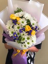 Букет цветов из:  Ирисы, Хризантемы и Розы #REPLACE_PRED# Таежный