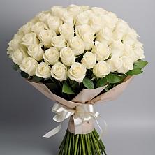 Букет 101 беля роза Белоснежка в Таежный