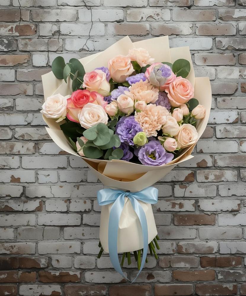 Букет цветов из: Розы, Лизиантусы и Гвоздики в Таежный