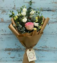 Букет цветов из:  Розы и Лизиантусы #REPLACE_PRED# Таежный